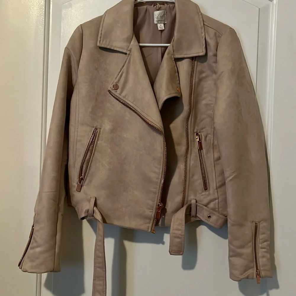 Jacket - Picture 1 of 4